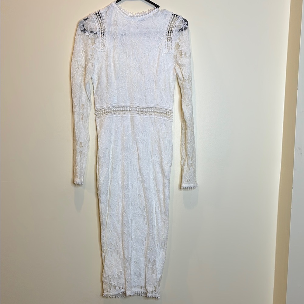 Preowned Pretty Little Thing Elegant White Lace Dress